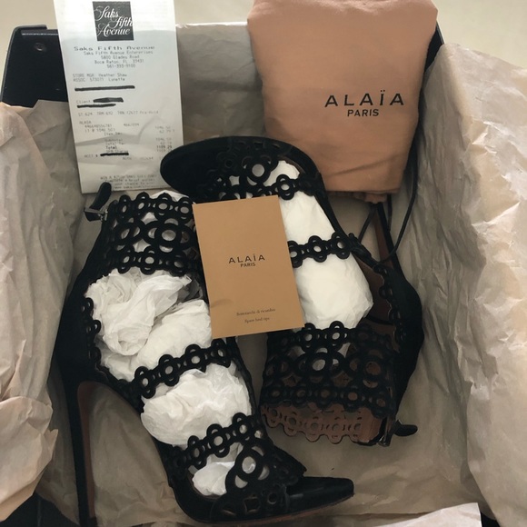 Alaia Chamois Cutout Black Sandals Size 6 - Picture 4 of 8